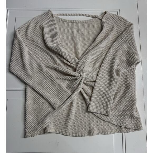 She + Sky Oversized Waffle Knit Twist Back Tan Sweatshirt Size Small - Picture 5 of 5
